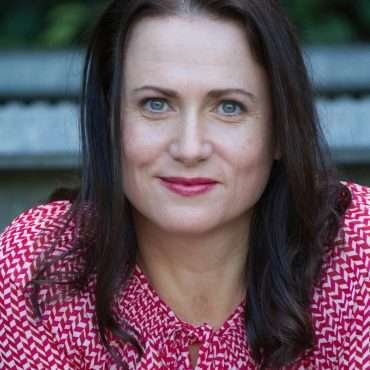 Stereo Embers The Podcast 0014: Author Bianca Marais (Hum If You Don't Know The Words)