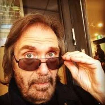 DR HOOK's Dennis Locorriere – Great Guy Great Music Great Story