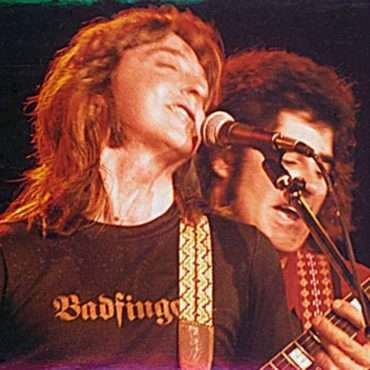 BADFINGER’s Rise and Fall: JOEY MOLLAND on Music, The Beatles, and Heartbreak