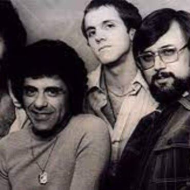 Frankie Valli & The Four Seasons' LEE SHAPIRO – The Story